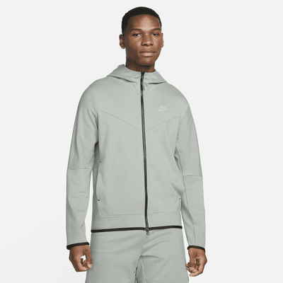 Light grey shops nike tech fleece